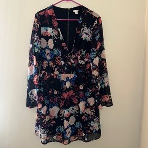 Flowy floral V neck long sleeve Dress